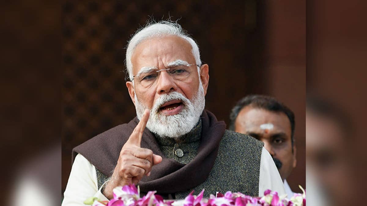 Congress workers raising slogans against PM Modi, BJP demands apology from Rahul and Sonia Gandhi