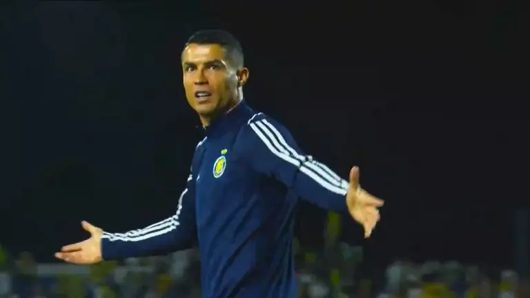 'PEAK CORRUPTION': Fans React to CONTROVERSIAL Officiating for Cristiano Ronaldo's Al-Nassr In SPL Cristiano Ronaldo
