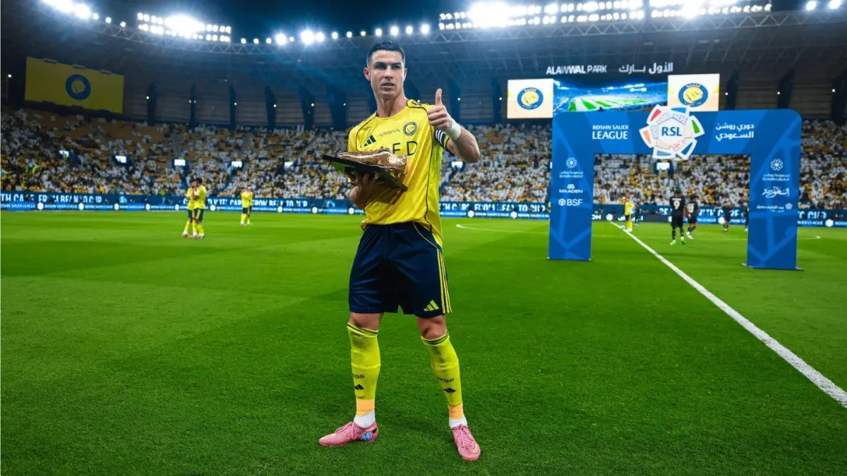Cristiano Ronaldo with the Golden Boot for the Saudi Pro League 2024-2025 season
