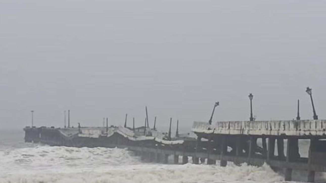 Cyclone Fengal: Heavy Rain Alert In Tamil Nadu; Schools-Colleges Closed ...