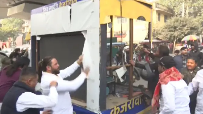 Kejriwal Cheated Backward Classes: Dalit Mahapanchayat Union Protests Against AAP in Delhi Dalit Mahapanchayat Union protests against AAP in Delhi