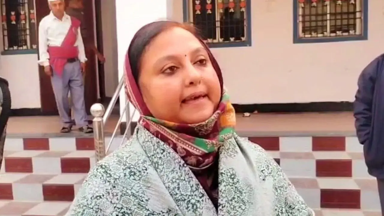 Bihar: 'मुझे कोई बांग्लादेशी तो कोई कह रहा देशद्रोही...', नमाज के लिए होली पर ब्रेक वाले बयान पर फंसी तो मेयर ने मांगी माफी Darbhanga Mayor Anjum Ara