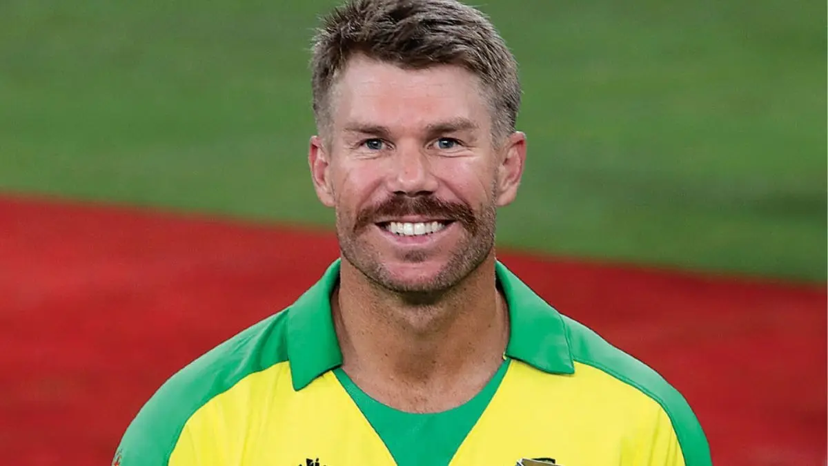 david warner predicted rcb as ipl 2025 winner and said josh hazlewood will win man of the match award in final