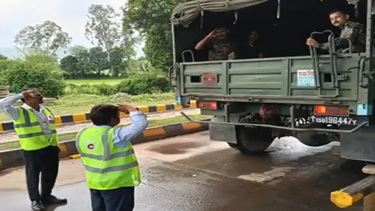Days After Army Jawan Assault At Meerut Toll Plaza, Staff Captured Saluting Military Vehicles In Another Viral Video