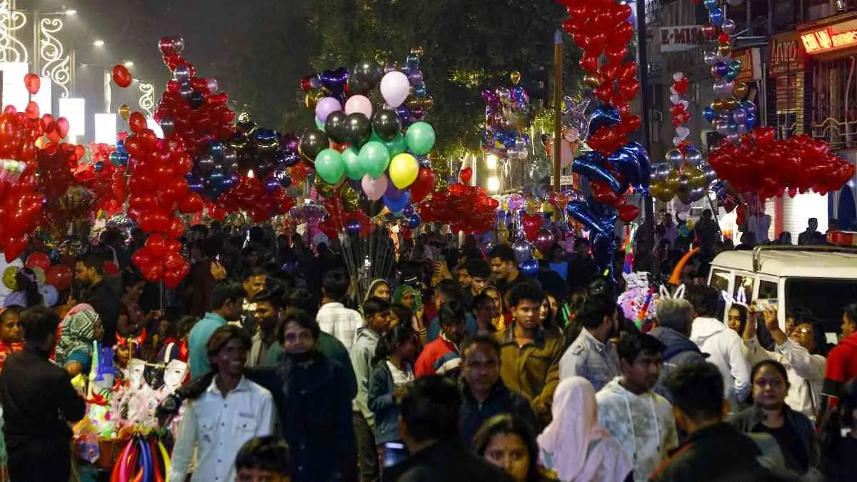 Dazzling Fireworks, Music, Buzzing Streets, Late-Night Parties, Prayers: How India Rang In 2026