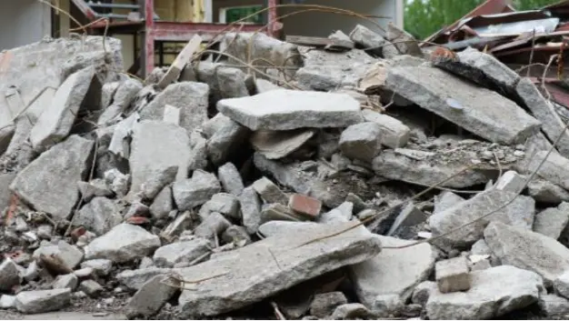 यूपी के एटा में दर्दनाक हादसा, मकान की छत गिरने से आठ लोग घायल; हालात गंभीर