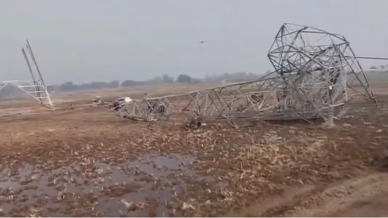 5 workers injured in transmission tower collapse in Prayagraj