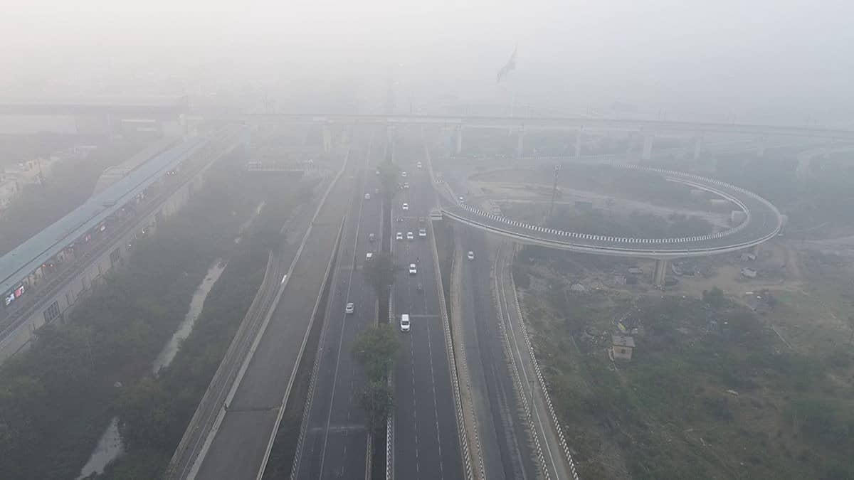Delhi AQI 'Very Poor': As Thick Smog Blankets The Capital, Delhi Airport issues advisory