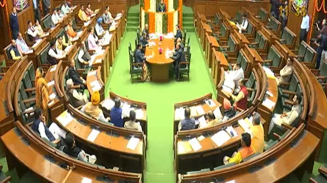 दिल्ली सरकार ‘शीश महल’ में इस्तेमाल हुए सरकारी धन की जांच शुरू करेगी: प्रवेश वर्मा Delhi Assembly