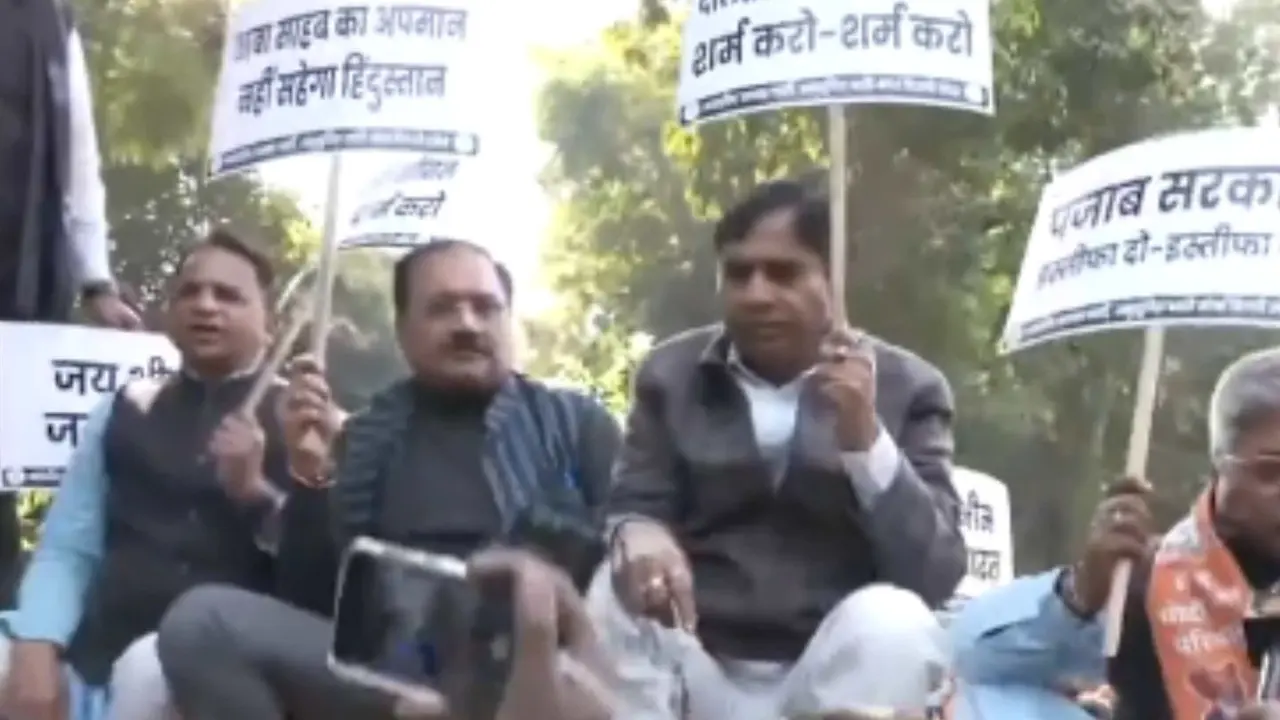 Delhi Police Detain BJP Chief Virendra Sachdeva, Others for Protesting Against Ambedkar Statue Vandalism in Amritsar Delhi BJP Chief Virendra Sachdeva Detained While Protesting Against Ambedkar statue vandalism in Amritsar
