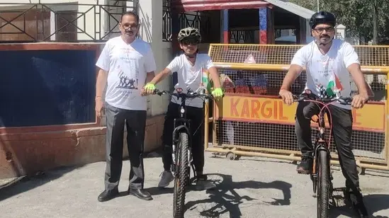 Delhi Teen on 1,200-km Cycling Expedition From Kargil to Honour War Heroes Delhi Boy Takes On 13-Day Cycling Challenge