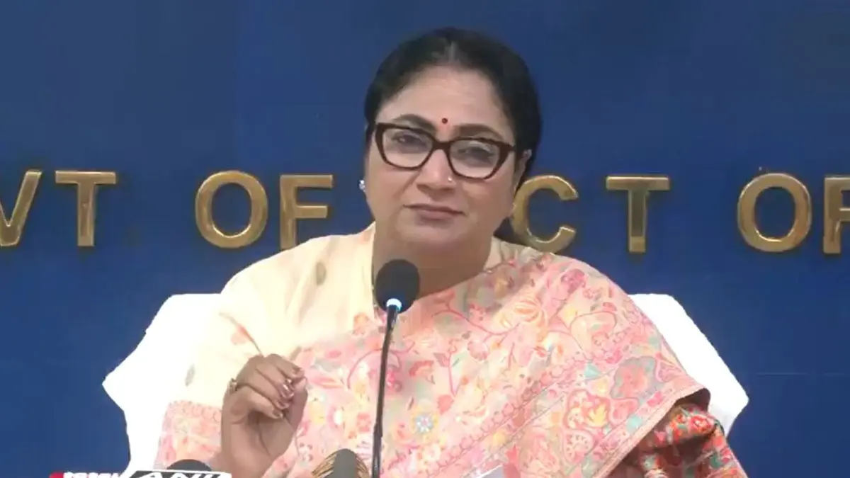 दिल्ली CM रेखा गुप्ता का बड़ा ऐलान, लाडली योजना होगी बंद, शुरू होगी 'लखपति बिटिया योजना', इन बेटियों के खाते में आएंगे 1 लाख delhi cm rekha gupta