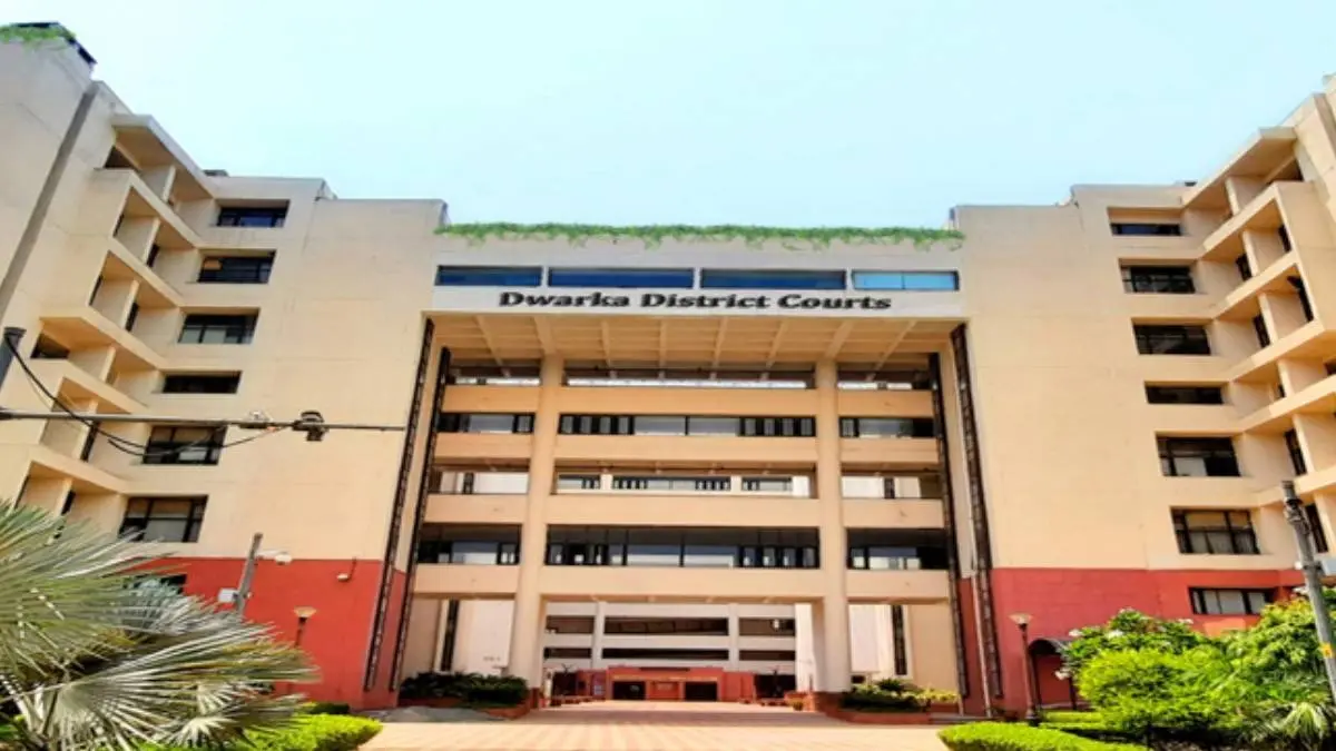 delhi dwarka court bomb threat