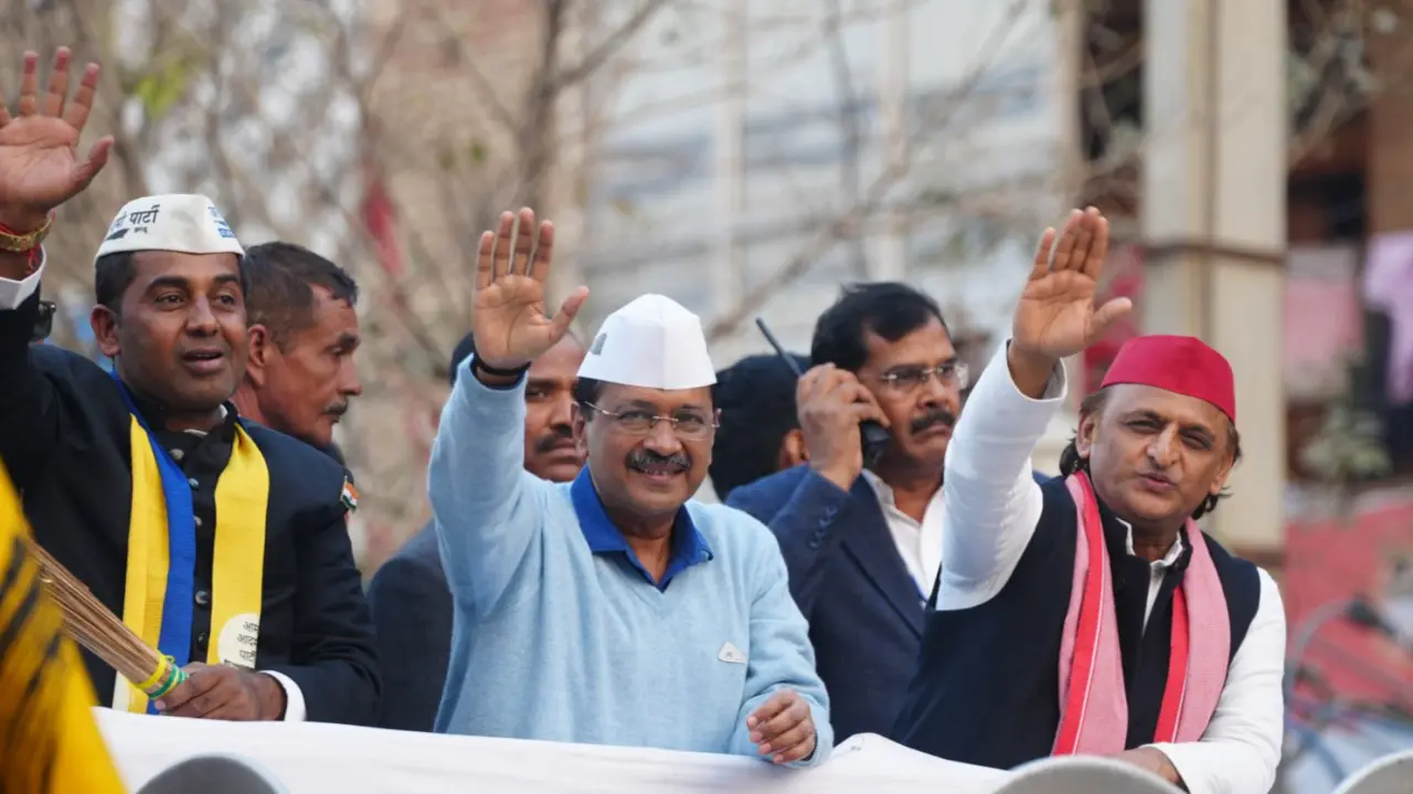 Delhi Elections: Arvind Kejriwal, Akhilesh Yadav Road Show