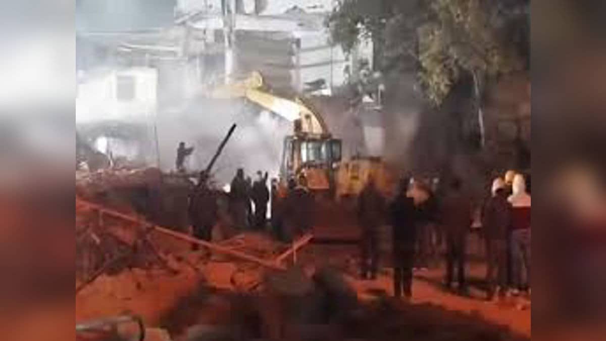 Delhi: FIR Registered After Stone-Pelting Incident at Turkman Gate, Around 10 Detained