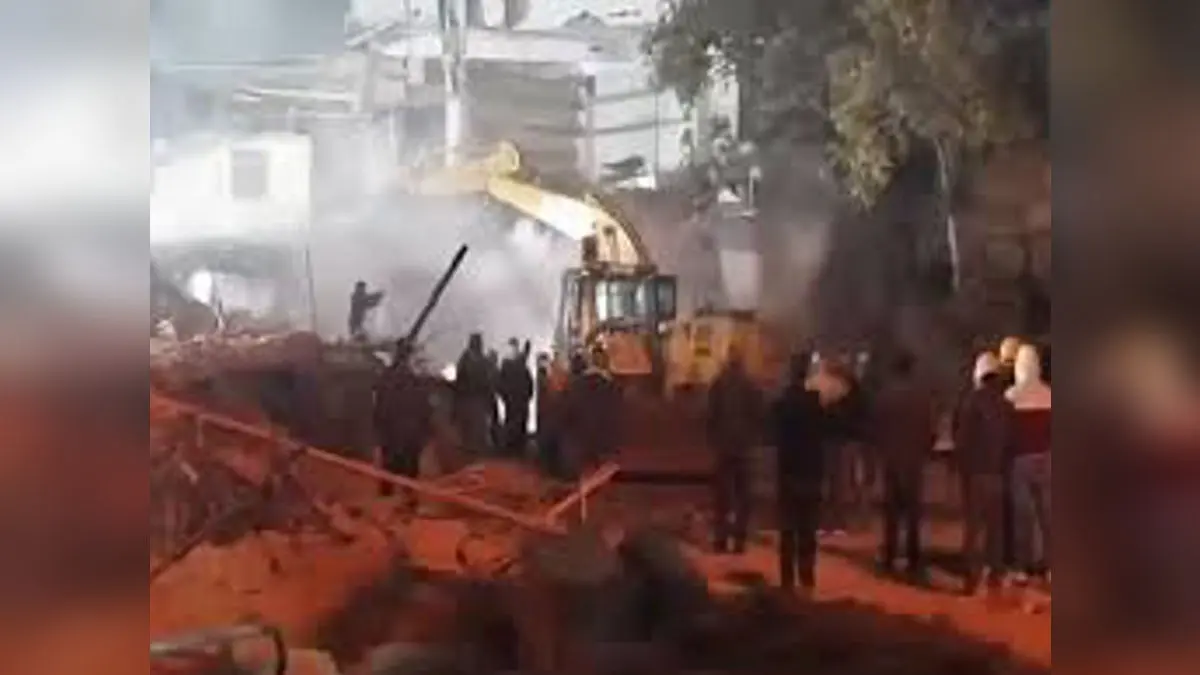 Delhi: FIR Registered After Stone-Pelting Incident at Turkman Gate, Around 10 Detained