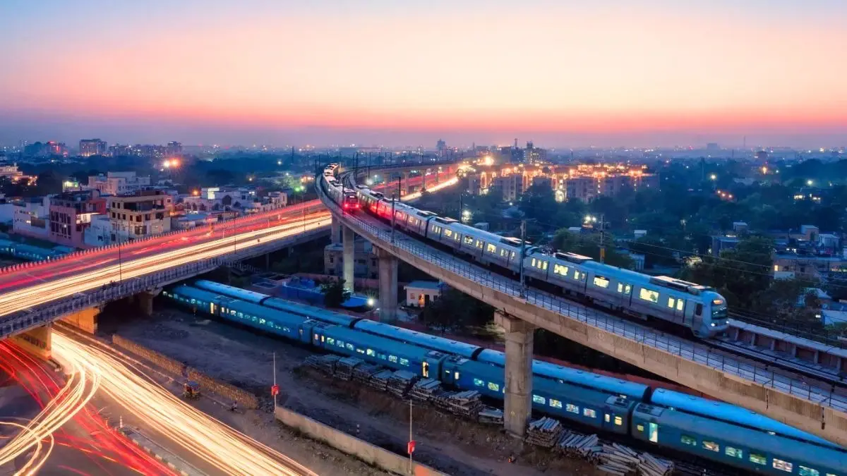 Delhi Metro Time Change: दिल्ली में कल इन लाइन पर सुबह 3.30 बजे से चलेगी मेट्रो, DMRC ने जारी की टाइमिंग; जानिए क्यों Delhi Metro Time Change