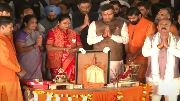 Delhi New CM Rekha Gupta's First Act: Aarti At Yamuna Ghat, Promises River Cleanup