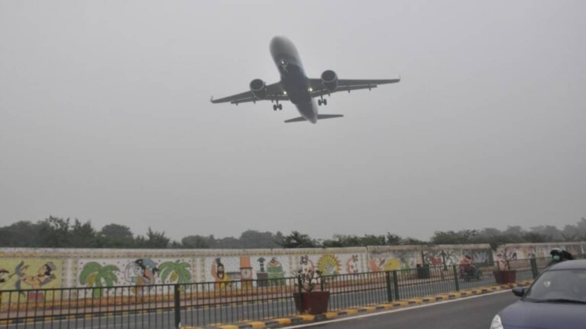 Delhi-Patna Air India Express Flight Diverted To Varanasi Due To Bad Weather Conditions