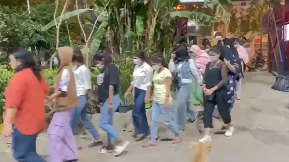 delhi police busted prostitution racket paharganj 23 callgirls rescued 7 broker arrested