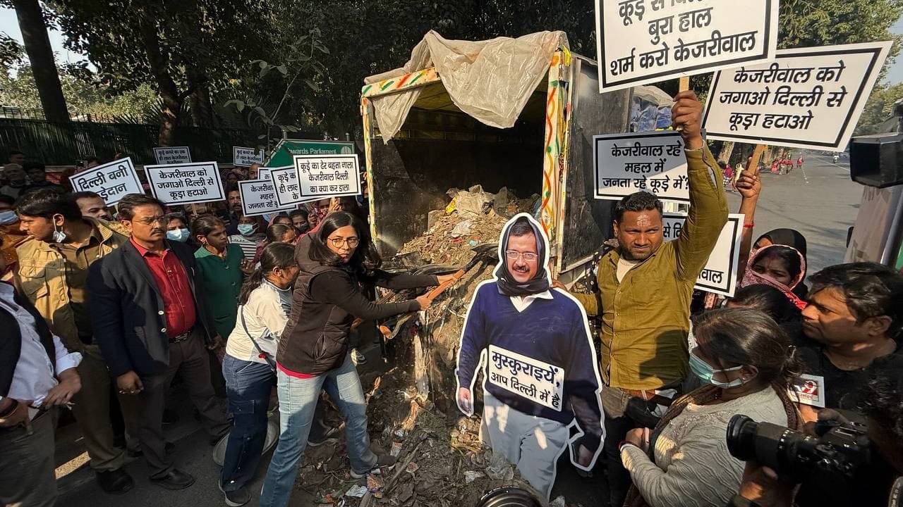 Delhi Police Detain Swati Maliwal For Dumping Garbage Outside Kejriwal's Residence