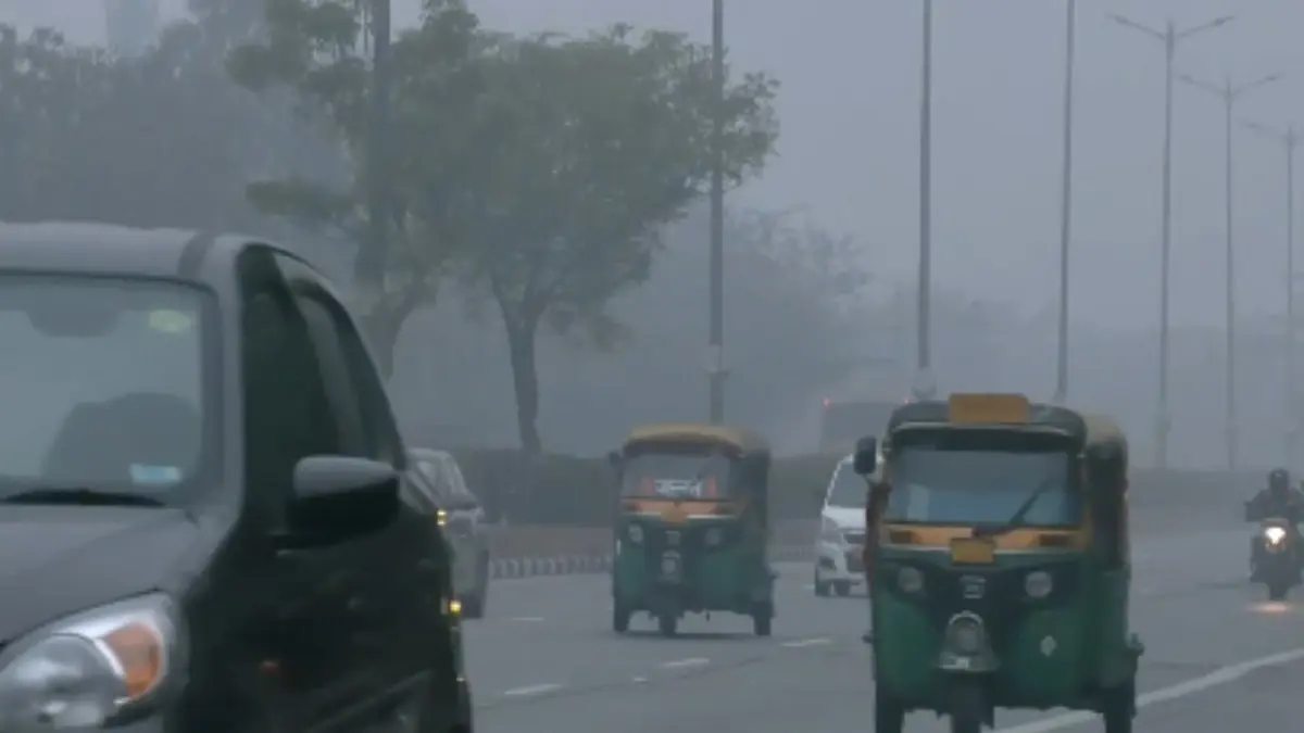 Delhi Pollution Worsens: AQI Shoots Up To 438, Thick Blanket OF Smog Blankets City