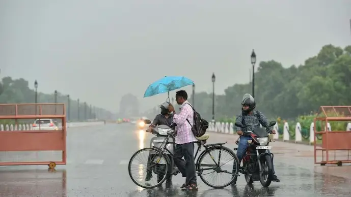 Delhi Rain: दिल्ली में हल्की बारिश, न्यूनतम तापमान 16.6 डिग्री सेल्सियस दर्ज Delhi Rain