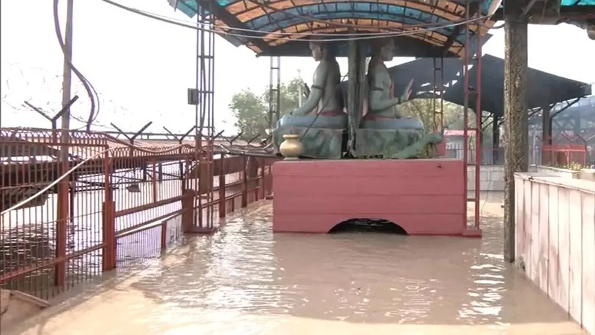 Delhi Rain: Cremation Stops At Nigambodh Ghat After Yamuna Water Enters Inside Delhi Rain: Cremation Stops At Nigambodh Ghat After Yamuna Water Enters Inside