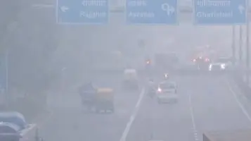 Delhi's Air Quality Remains in 'Very Poor' Quality With AQI at 349 | LIVE