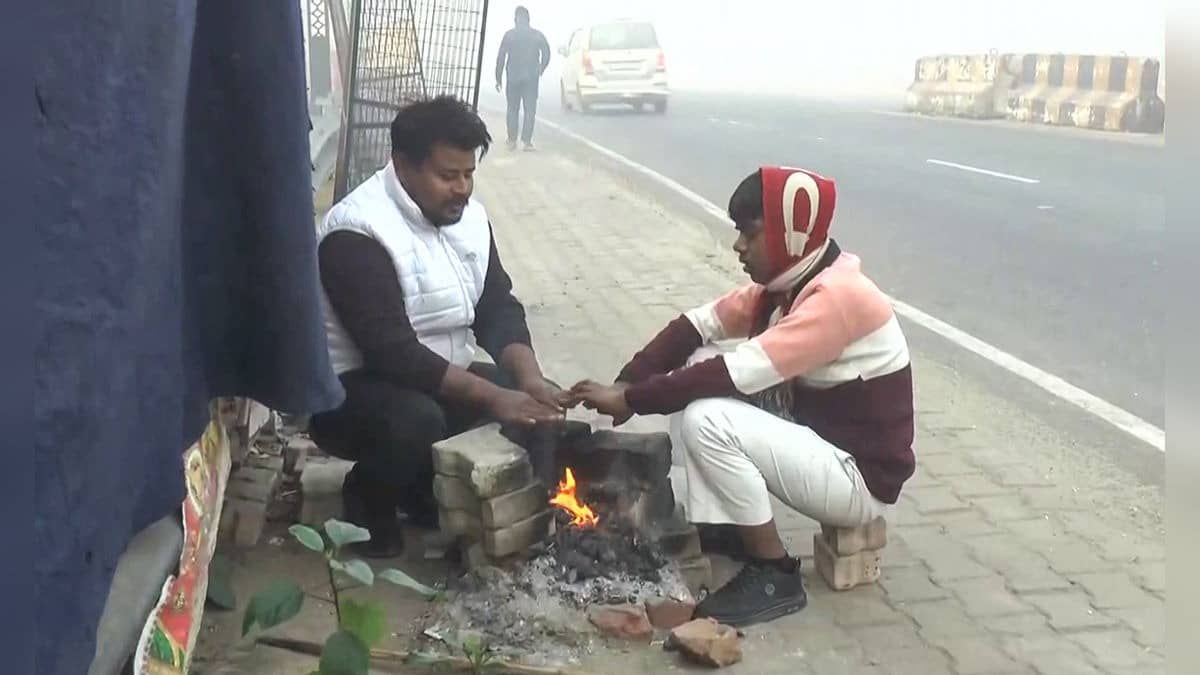 Delhi's Air Quality Remains 'Severe' At 452 As Thick Smog Blankets National Capital