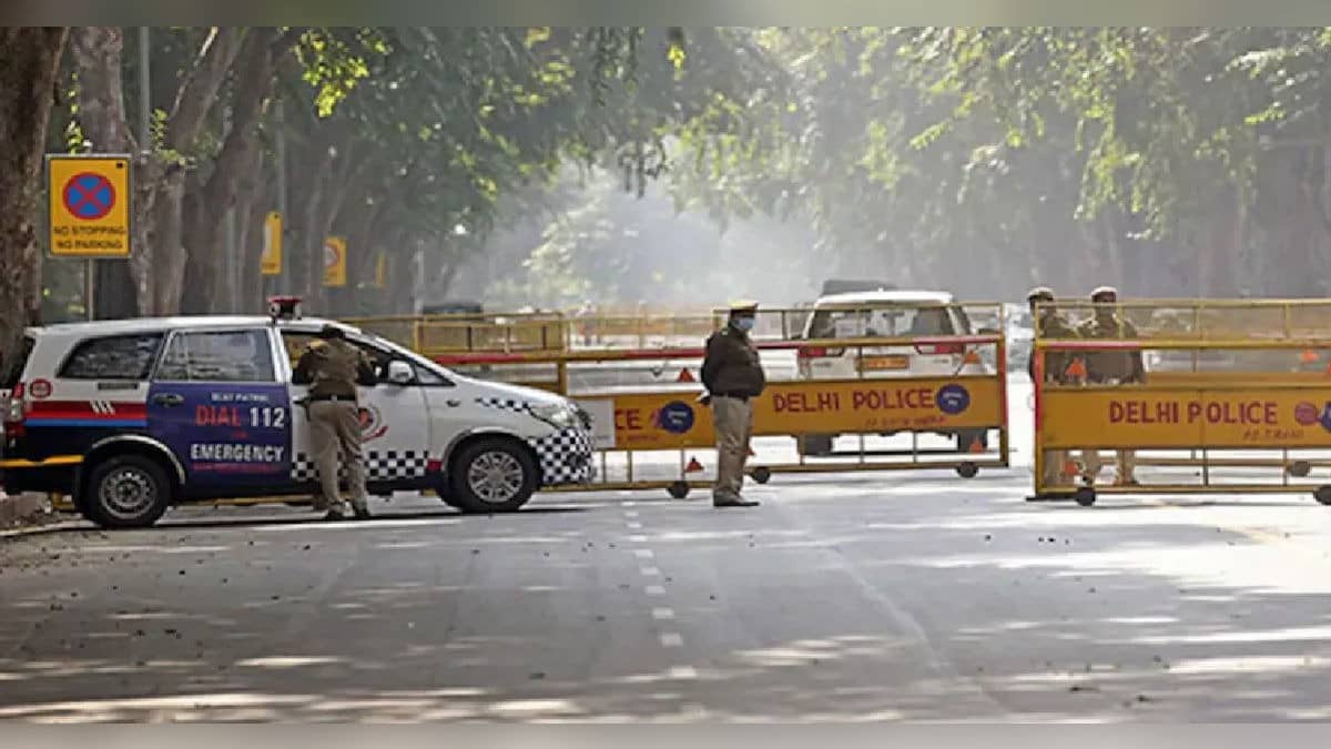 Delhi Traffic Curbs Today As Macron Attends AI Impact Summit: Check Major Diversions & Best Alternate Routes