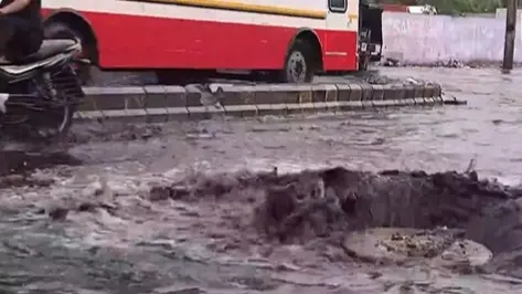 Watch: Roads in Gurugram Waterlogged After Heavy Rain in Delhi-NCR Gurugram Waterlogging