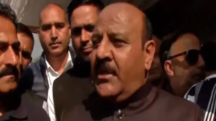 जम्मू-कश्मीर में रहस्यमयी हालात में मौतें, उपमुख्यमंत्री परिवारों से मिले; जांच का आश्वासन Deputy Chief Minister Surinder Chaudhary