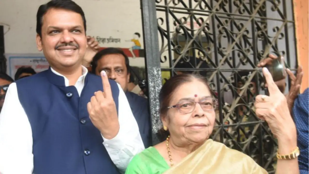 Devendra Fadnavis Mother's Big Statement, Says Of Course He Will Become Chief Minister Devendra Fadnavis with his mother
