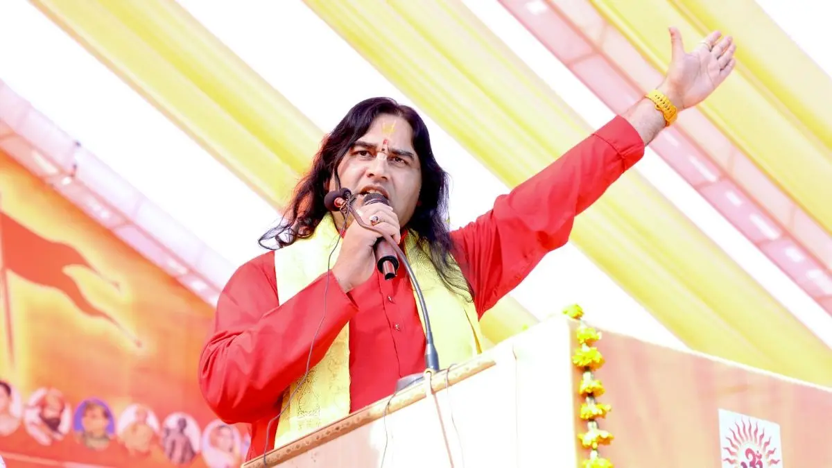 'शराब-मांस-जुए की यहां कोई जगह नहीं... ब्रज की होली प्रेम और संस्कारों की है', मथुरा में होली को लेकर देवकीनंदन ठाकुर की चेतावनी Devkinandan Thakur in Mathura