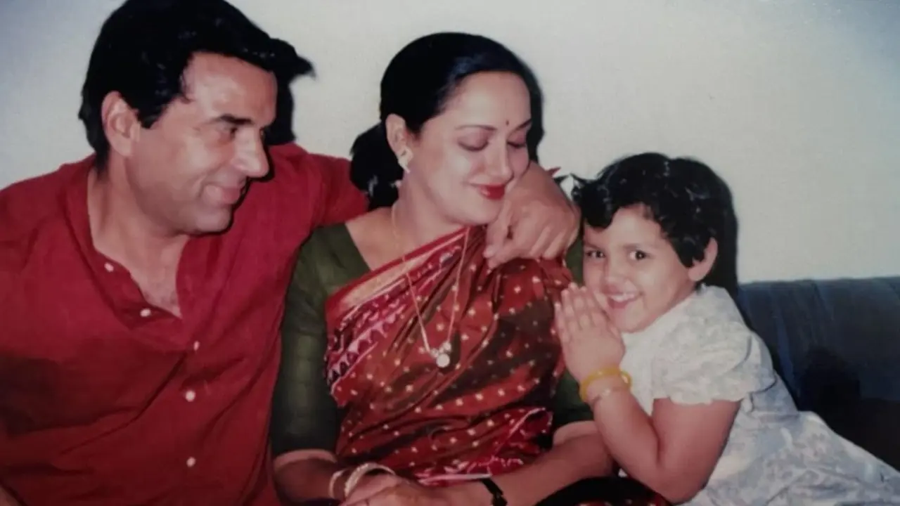 Dharmendra- Hema Malini- Esha Deol