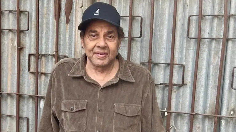 Dharmendra Health Update: धीरे-धीरे सुधर रही धर्मेंद्र की तबीयत, एक्टर का 90वां बर्थडे धूमधाम से मनाएगा देओल परिवार Dharmendra is receiving treatment at home for age-related ailment