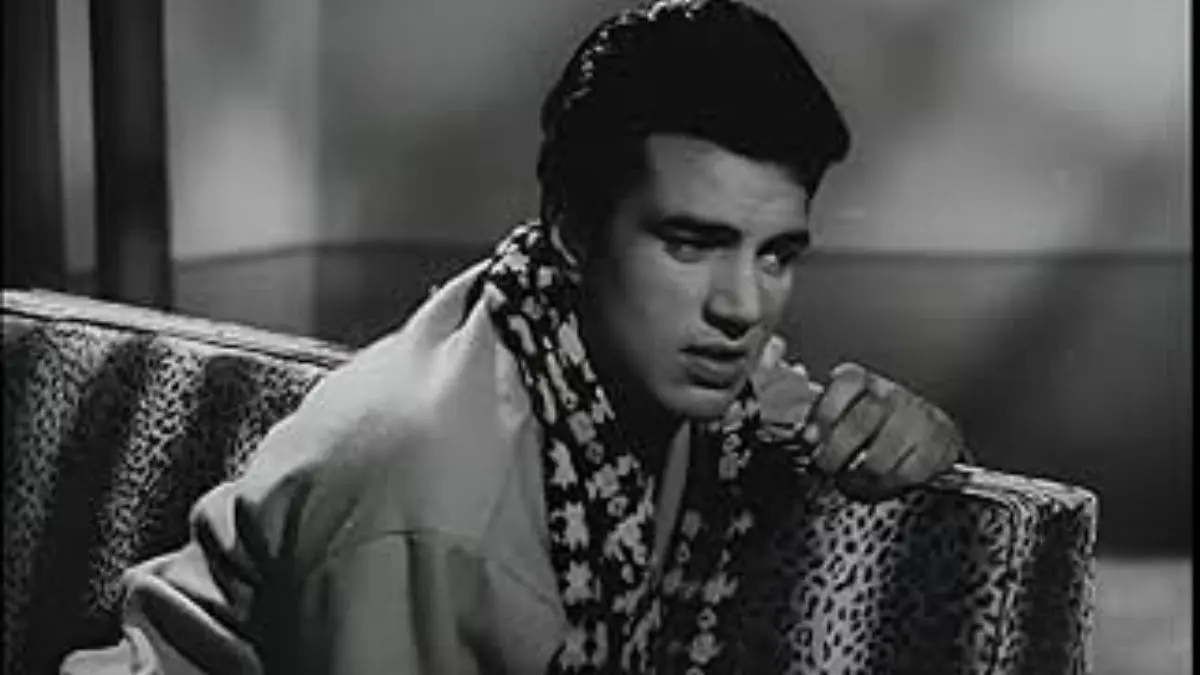 DYK Dharmendra's Salary For His Debut Film Was One-fourth Of Today's Movie Ticket Prices Dharmendra's first salary