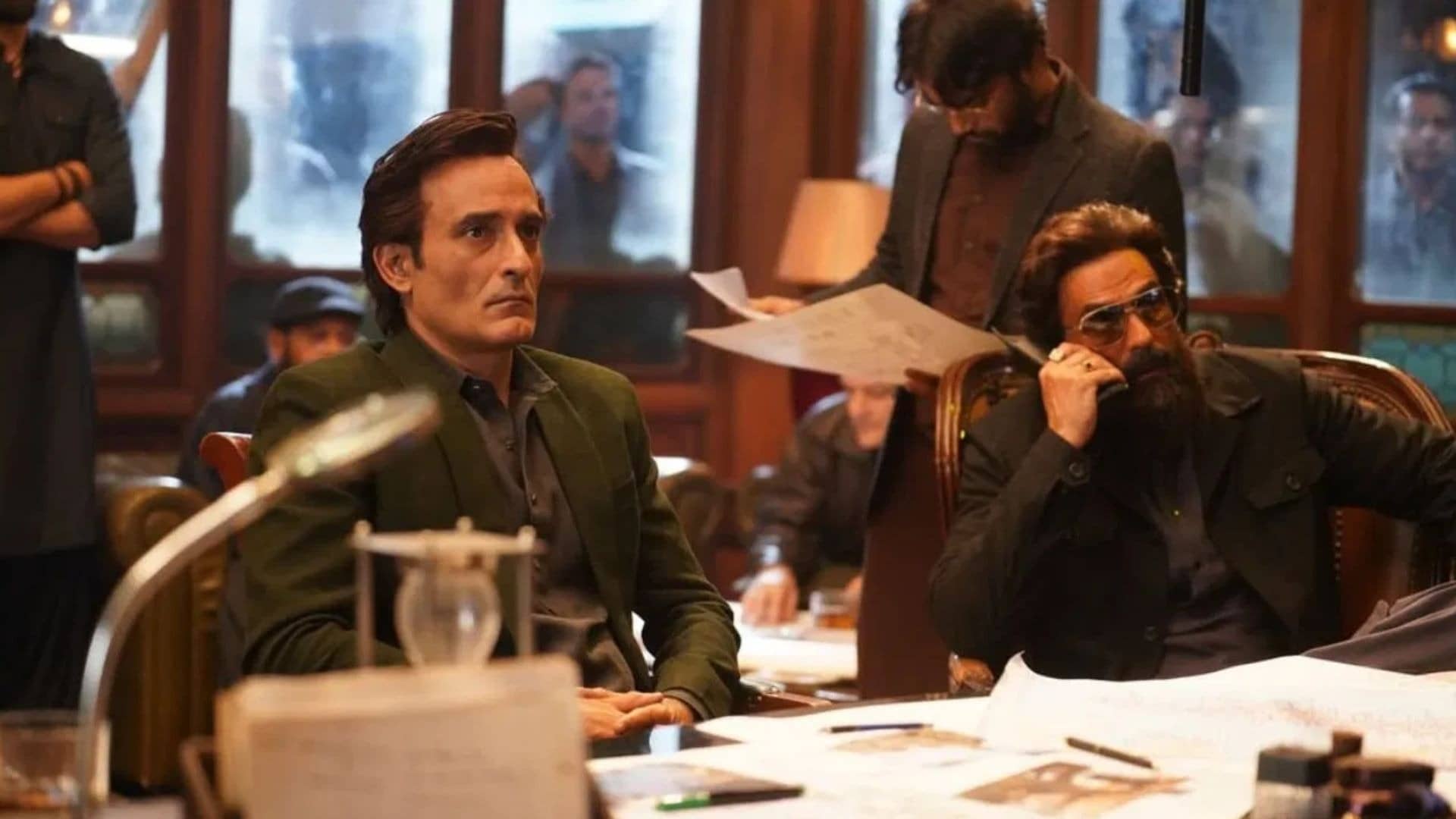 'धुरंधर' का वो सीन जिसे शूट करने के बाद अक्षय खन्ना और अर्जुन रामपाल के छलक आए थे आंसू, माधवन बोले- टूट गए थे दोनों