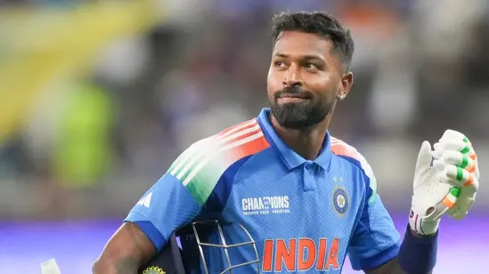 Did Hardik Pandya suffer 'knee injury'?