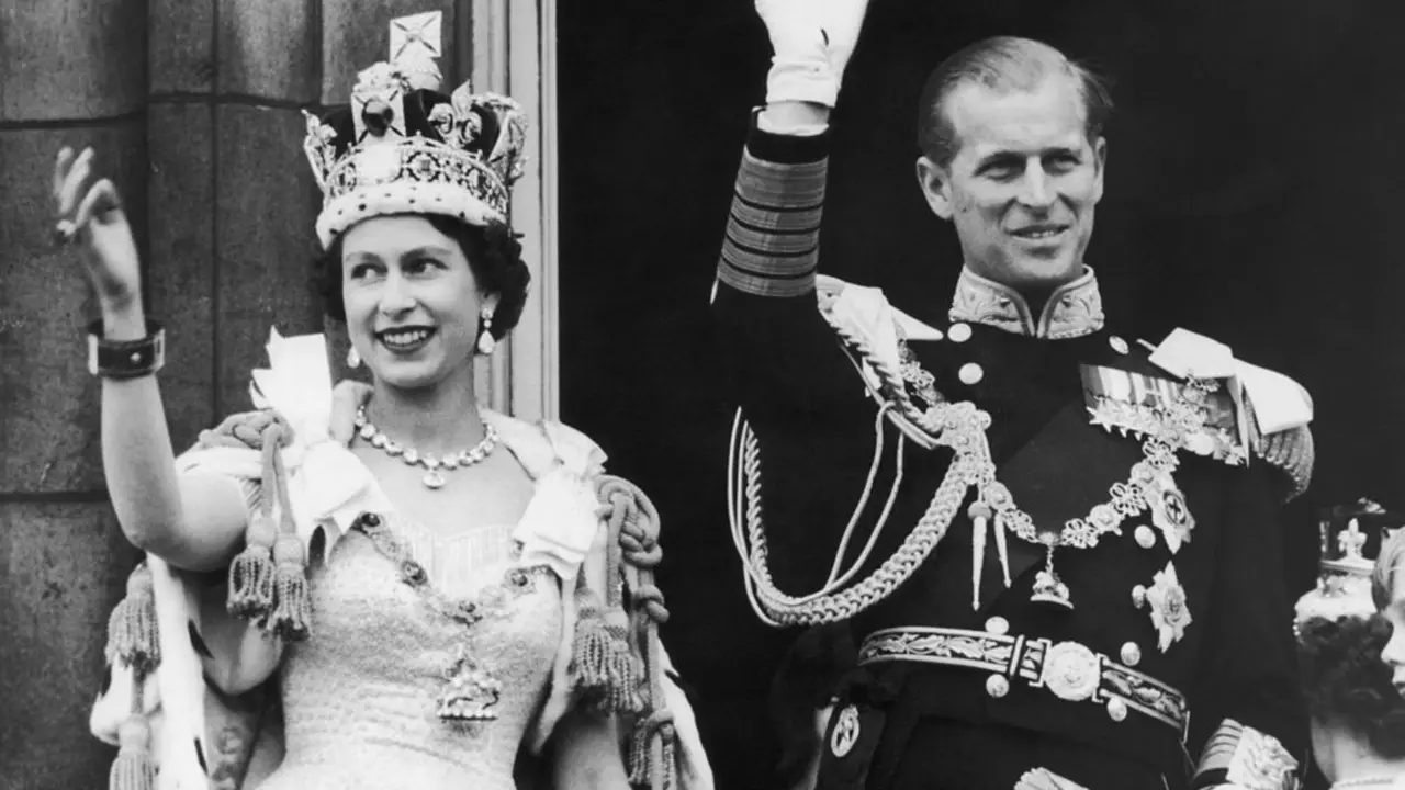 Did You Know? Queen Elizabeth II Was Crowned at Just 27 on This Day in 1953 Did You Know? Queen Elizabeth II Was Crowned at Just 27 on This Day in 1953