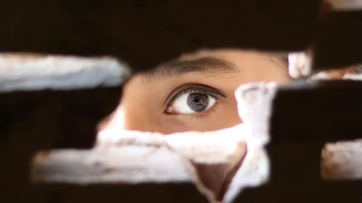 Screen Breaks And Right Desk Setup Can Offer Relief From Work-Related Eye Strain Digital screens are pervasive, not only at work but in our homes, schools and shops.