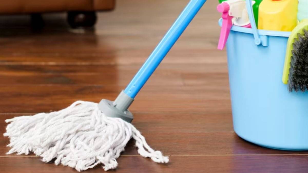 dirty floor cleaning in 5 rupees to make it look shiny on Diwali 2025