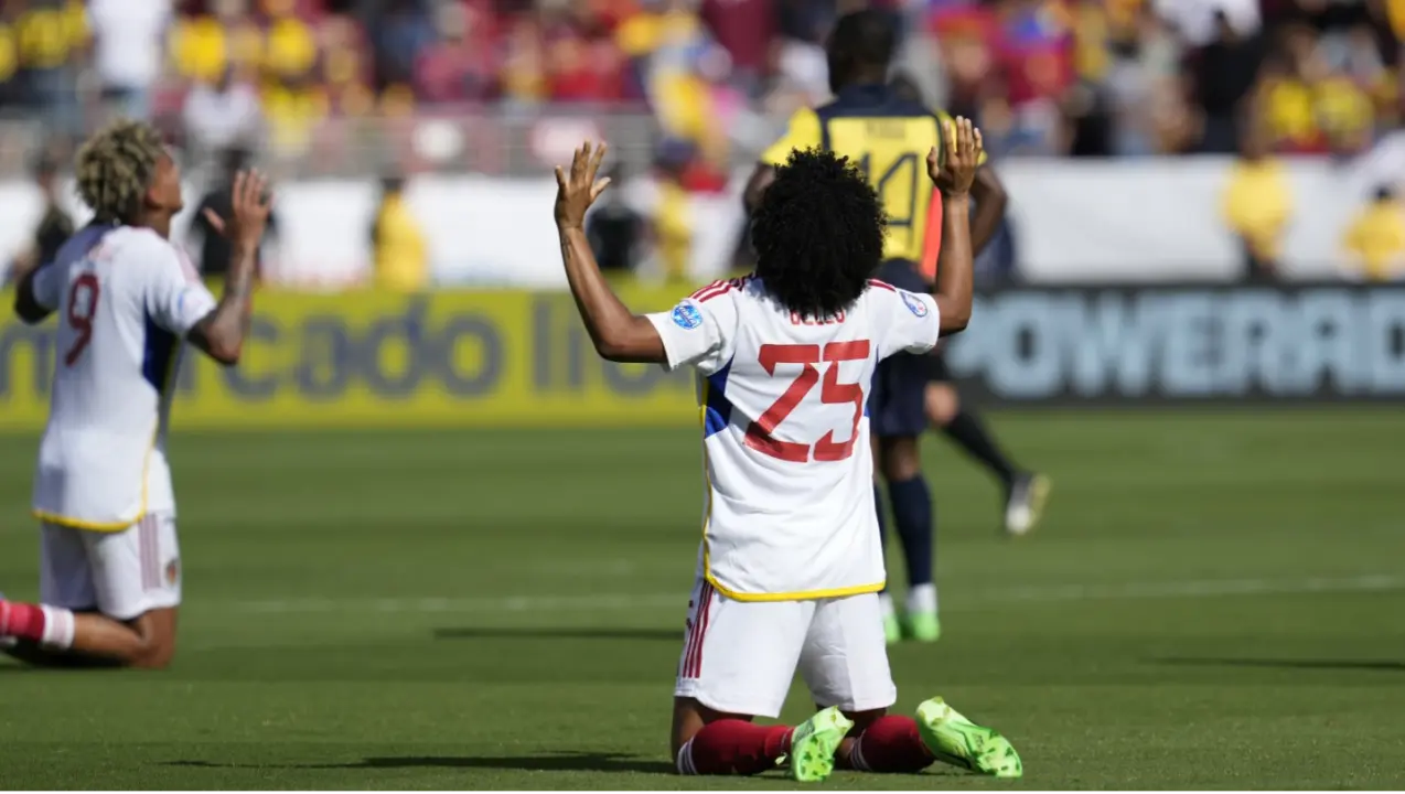 Cádiz, Bello each score a goal, Venezuela beats short-handed Ecuador 2-1 at Copa America Eduard Bello