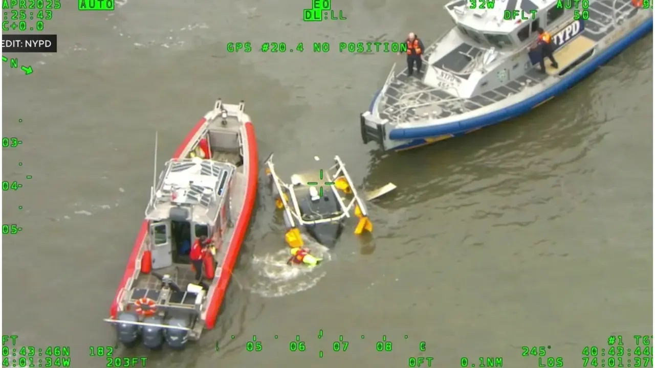 Dramatic Video Shows NYPD’s Swift, Heroic Rescue Efforts After Hudson River Helicopter Crash Dramatic Video Shows NYPD Rushing to Rescue Victims of Hudson River Helicopter Crash