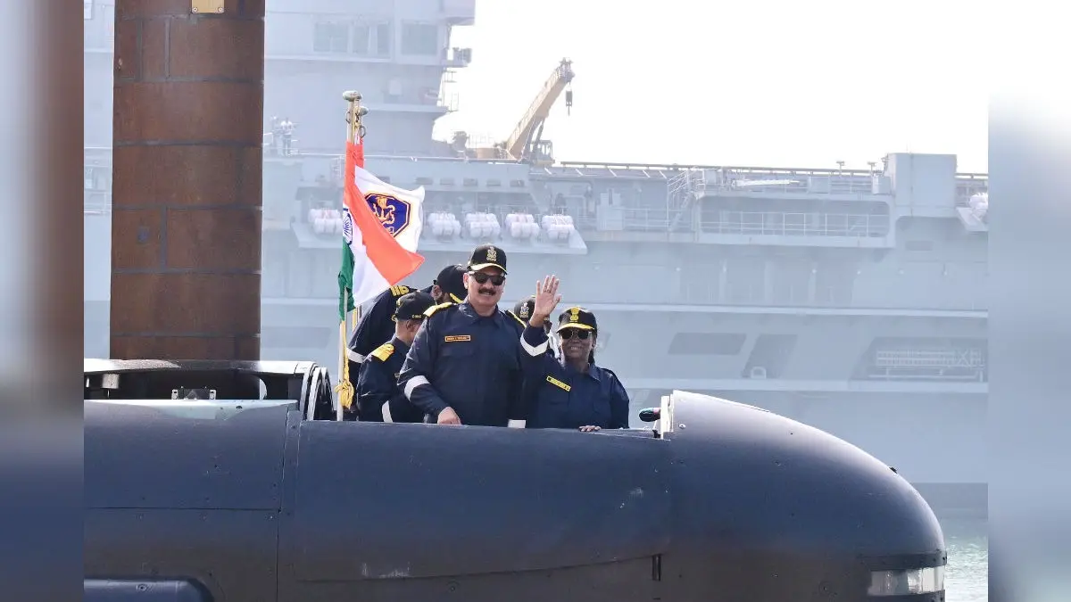 Droupadi Murmu's Sea Sortie Onboard India’s Final Kalvari-Class Submarine INS Vagsheer | Pics Inside