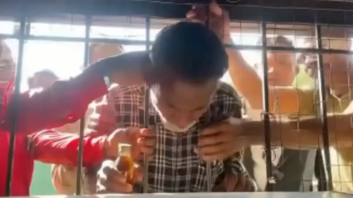 Drunk man gets head stuck in liquor shop grill while trying to grab alcohol