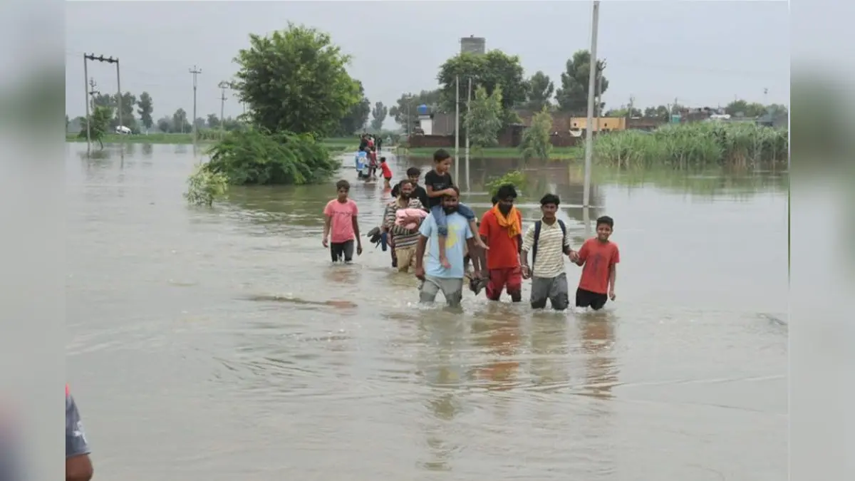All Schools To Remain Shut From 27 to 30 August In Punjab Amid Heavy Rains All Schools To Remain Shut From August 27-30 In Punjab Amid Heavy Rains