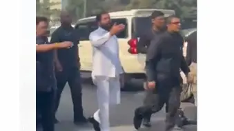 Maharashtra Deputy Chief Minister Eknath Shinde Helps Man Injured in Road Accident Dy CM Shinde helps man injured in road accident