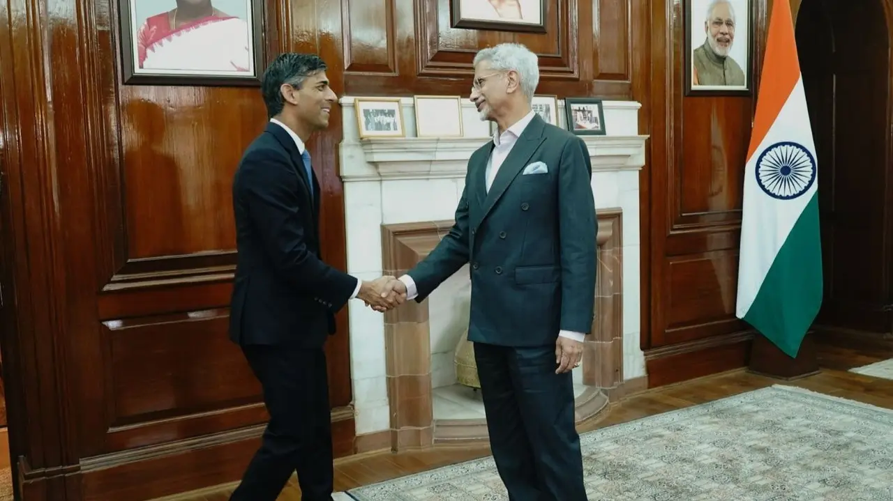 Jaishankar Meets Former UK PM Rishi Sunak in Delhi, Appreciates His 'Efforts to Strengthen UK-India Relations' EAM S Jaishankar Meets Former UK PM Rishi Sunak
